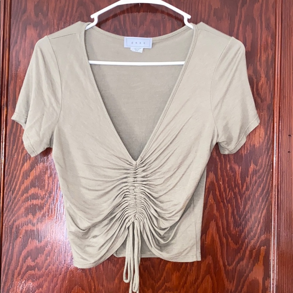 Short sleeve ruched v-neck top
